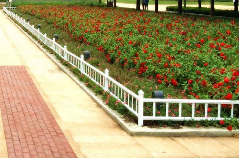 草坪護欄網(wǎng)廠家