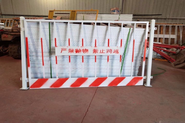 地鐵臨邊護(hù)欄